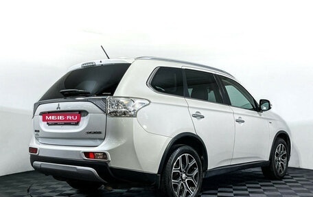 Mitsubishi Outlander III рестайлинг 3, 2014 год, 1 847 000 рублей, 5 фотография
