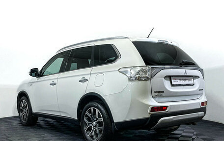 Mitsubishi Outlander III рестайлинг 3, 2014 год, 1 847 000 рублей, 7 фотография