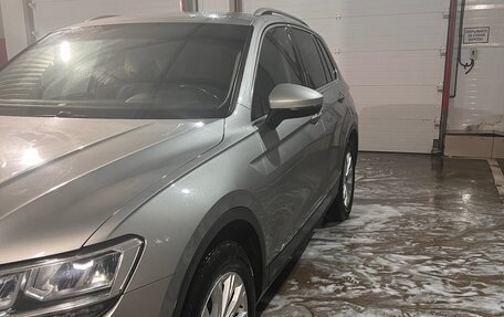 Volkswagen Tiguan I, 2017 год, 2 100 000 рублей, 3 фотография