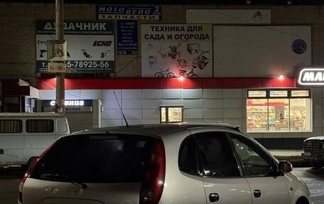 Nissan Almera Tino i, 2001 год, 160 000 рублей, 4 фотография