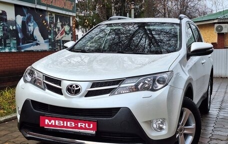 Toyota RAV4, 2014 год, 2 060 000 рублей, 2 фотография