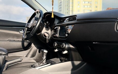 KIA Rio IV, 2018 год, 1 490 000 рублей, 10 фотография