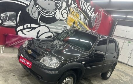 Chevrolet Niva I рестайлинг, 2018 год, 839 000 рублей, 5 фотография