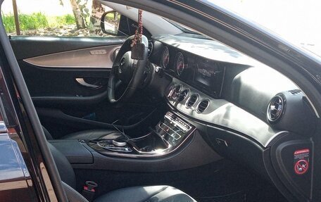 Mercedes-Benz E-Класс, 2017 год, 2 500 000 рублей, 6 фотография