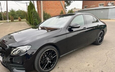 Mercedes-Benz E-Класс, 2017 год, 2 500 000 рублей, 2 фотография