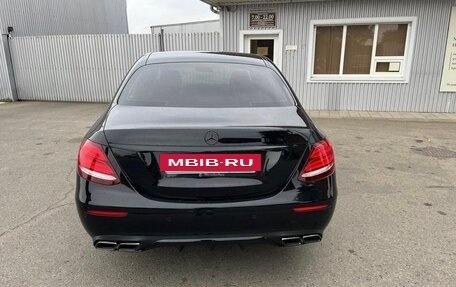 Mercedes-Benz E-Класс, 2017 год, 2 500 000 рублей, 3 фотография