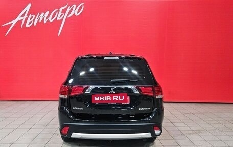 Mitsubishi Outlander III рестайлинг 3, 2015 год, 1 645 000 рублей, 4 фотография