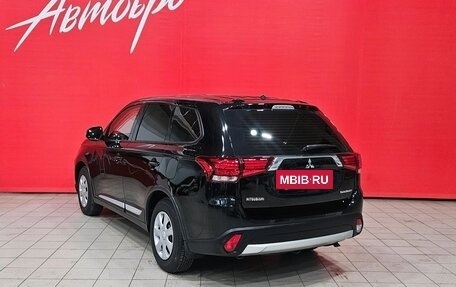 Mitsubishi Outlander III рестайлинг 3, 2015 год, 1 645 000 рублей, 3 фотография