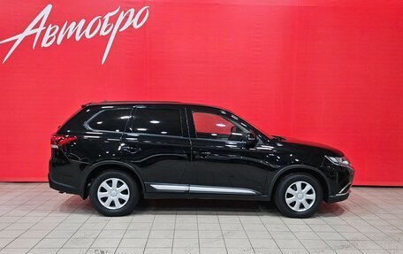 Mitsubishi Outlander III рестайлинг 3, 2015 год, 1 645 000 рублей, 6 фотография