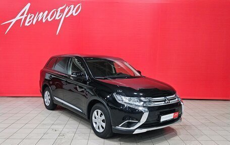 Mitsubishi Outlander III рестайлинг 3, 2015 год, 1 645 000 рублей, 7 фотография