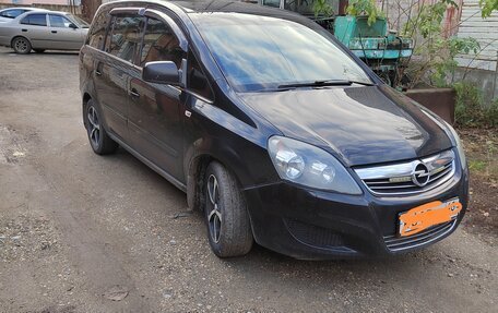 Opel Zafira B, 2011 год, 900 000 рублей, 2 фотография