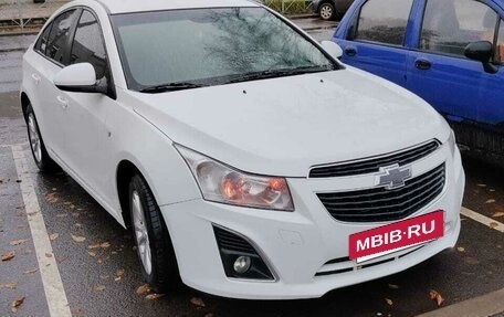 Chevrolet Cruze II, 2013 год, 810 000 рублей, 2 фотография