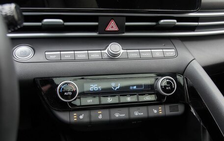 Hyundai Elantra, 2024 год, 2 378 000 рублей, 9 фотография