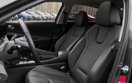 Hyundai Elantra, 2024 год, 2 378 000 рублей, 13 фотография