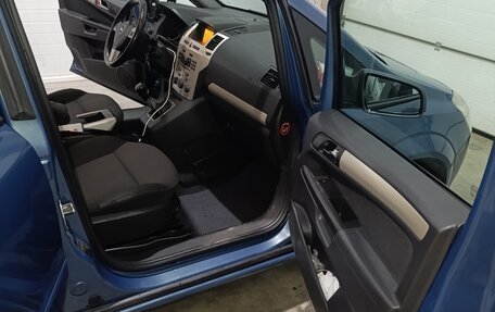 Opel Zafira B, 2008 год, 400 000 рублей, 21 фотография