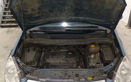 Opel Zafira B, 2008 год, 400 000 рублей, 33 фотография