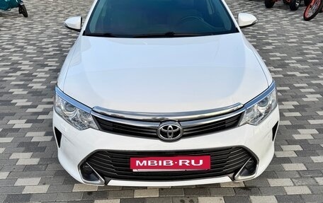 Toyota Camry, 2015 год, 1 750 000 рублей, 2 фотография