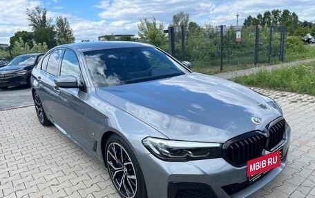 BMW 5 серия, 2020 год, 3 795 000 рублей, 2 фотография