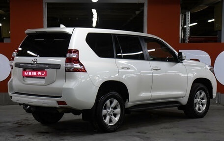 Toyota Land Cruiser Prado 150 рестайлинг 2, 2017 год, 4 649 000 рублей, 5 фотография