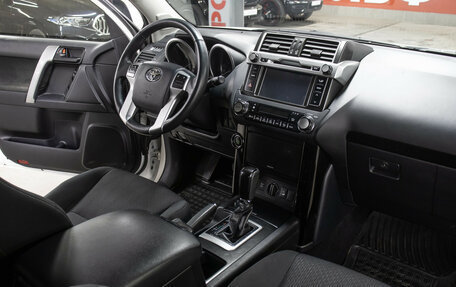 Toyota Land Cruiser Prado 150 рестайлинг 2, 2017 год, 4 649 000 рублей, 11 фотография