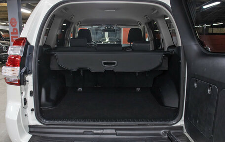 Toyota Land Cruiser Prado 150 рестайлинг 2, 2017 год, 4 649 000 рублей, 10 фотография