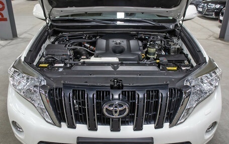 Toyota Land Cruiser Prado 150 рестайлинг 2, 2017 год, 4 649 000 рублей, 9 фотография