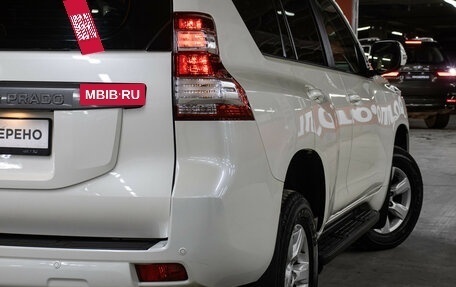Toyota Land Cruiser Prado 150 рестайлинг 2, 2017 год, 4 649 000 рублей, 24 фотография