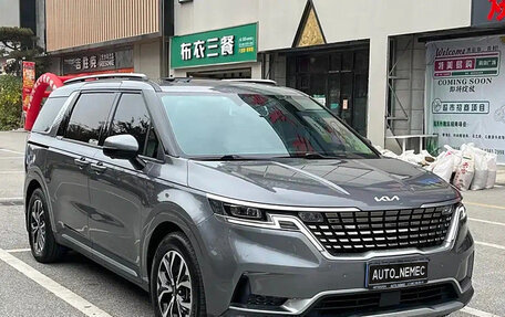 KIA Carnival, 2021 год, 2 650 000 рублей, 2 фотография