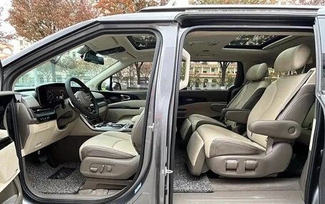 KIA Carnival, 2021 год, 2 650 000 рублей, 6 фотография