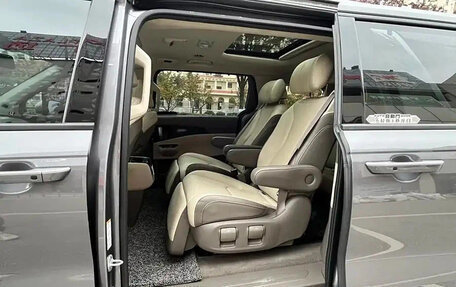 KIA Carnival, 2021 год, 2 650 000 рублей, 8 фотография