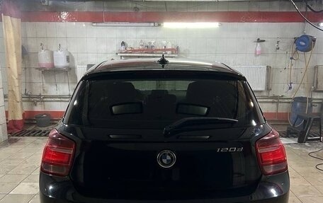 BMW 1 серия, 2011 год, 1 950 000 рублей, 3 фотография