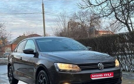 Volkswagen Jetta VI, 2013 год, 1 000 000 рублей, 1 фотография
