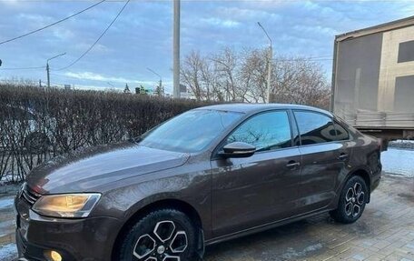 Volkswagen Jetta VI, 2013 год, 1 000 000 рублей, 3 фотография