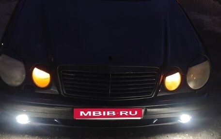 Mercedes-Benz E-Класс, 1996 год, 450 000 рублей, 2 фотография