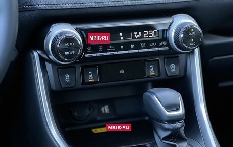 Toyota RAV4, 2025 год, 3 990 000 рублей, 16 фотография