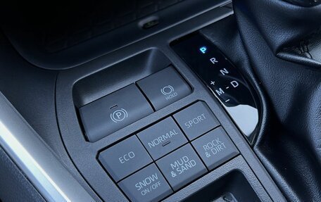 Toyota RAV4, 2025 год, 3 990 000 рублей, 23 фотография