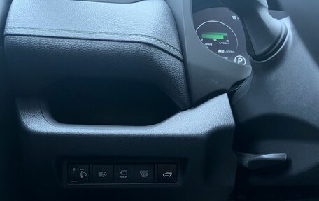 Toyota RAV4, 2025 год, 3 990 000 рублей, 24 фотография