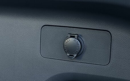 Toyota RAV4, 2025 год, 3 990 000 рублей, 34 фотография