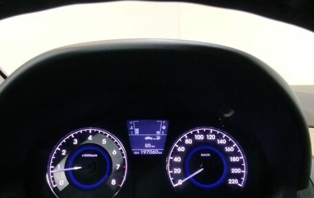 Hyundai Solaris II рестайлинг, 2011 год, 770 000 рублей, 13 фотография