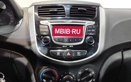 Hyundai Solaris II рестайлинг, 2011 год, 770 000 рублей, 16 фотография