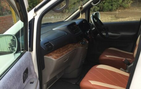 Nissan Serena II, 2000 год, 850 000 рублей, 13 фотография