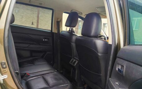 Mitsubishi Outlander III рестайлинг 3, 2019 год, 2 170 000 рублей, 5 фотография