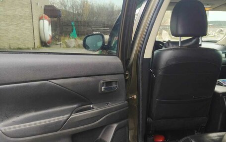 Mitsubishi Outlander III рестайлинг 3, 2019 год, 2 170 000 рублей, 6 фотография