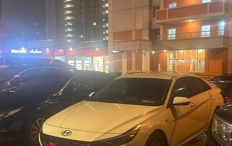 Hyundai Elantra, 2021 год, 2 400 000 рублей, 4 фотография