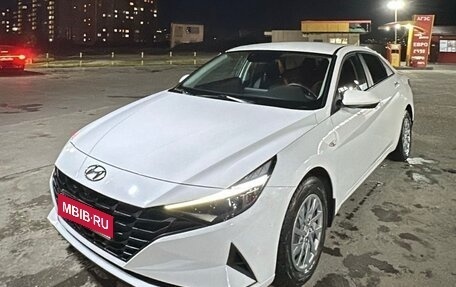 Hyundai Elantra, 2021 год, 2 400 000 рублей, 1 фотография