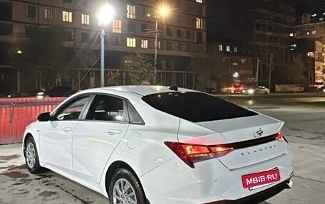 Hyundai Elantra, 2021 год, 2 400 000 рублей, 3 фотография