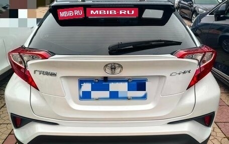 Toyota C-HR I рестайлинг, 2022 год, 2 000 000 рублей, 4 фотография