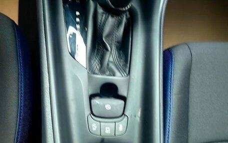 Toyota C-HR I рестайлинг, 2022 год, 2 000 000 рублей, 12 фотография