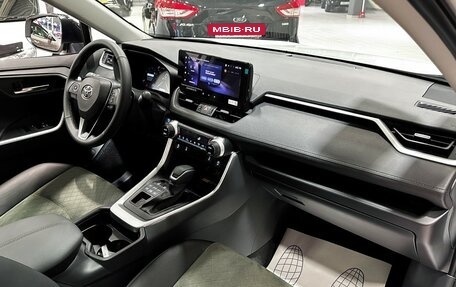 Toyota RAV4, 2025 год, 4 077 000 рублей, 17 фотография