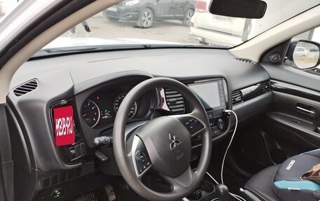 Mitsubishi Outlander III рестайлинг 3, 2022 год, 750 000 рублей, 1 фотография